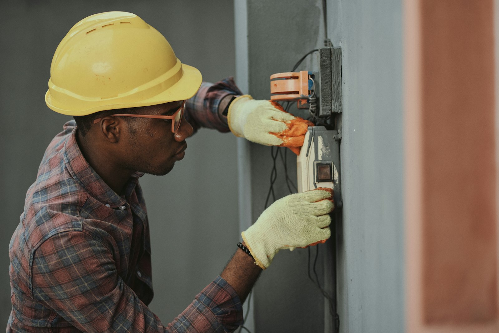 Electrical & Electronic Equipment